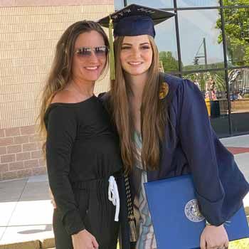 Zabrya Robson with her mom at graduation.